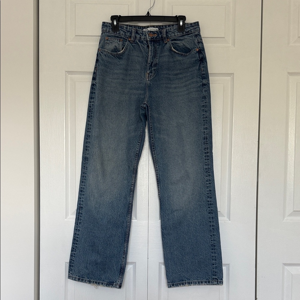 Zara Women's Straight Leg Jeans - Medium Blue Wash
